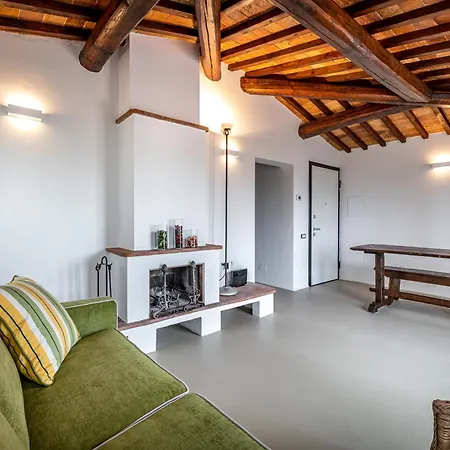 Apartman Yid Cozy House In With Jacuzzi
